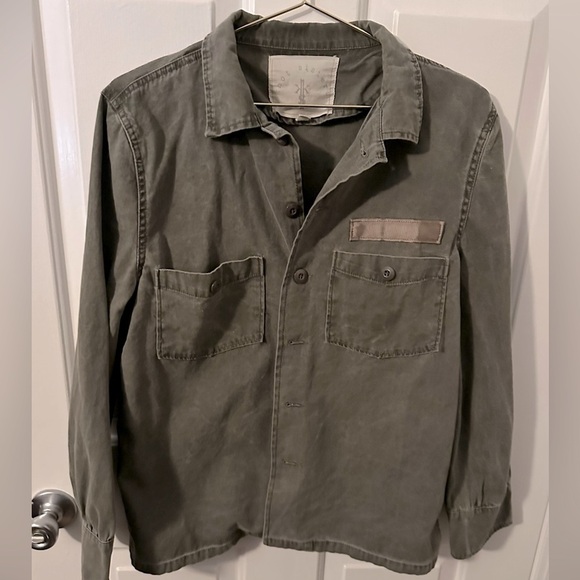 KNOT SISTERS Army Green Graphic Print Jacket - Vintage Look -  Large - EUC - Picture 2 of 3